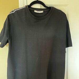 Men's Givenchy tshirt